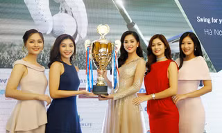 Hoa hậu Tiểu Vy và dàn người đẹp tại buổi họp báo giải Tiền Phong Golf Championship 2018 chiều 12/10.