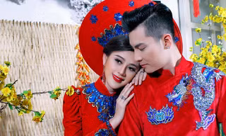 Sau tặng quà 4000 USD cho thủ môn U23, Khánh Chi tung ảnh đẹp rực rỡ