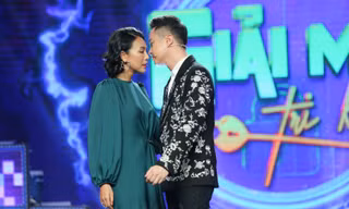 Nhật Tinh Anh và Khánh Ngọc hội ngộ, tái hiện 'hit' Vầng trăng khóc sau 15 năm. 