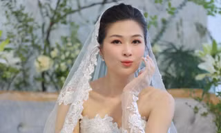 Showbiz 11/7: Giữa tin rạn nứt, vợ Huy Khánh chụp ảnh cưới một mình