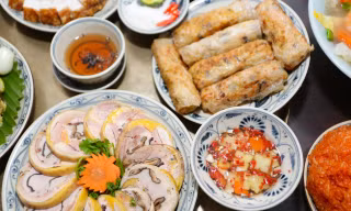 Làm sao để có món nem rán giòn, không vỡ nát hay sũng dầu? 