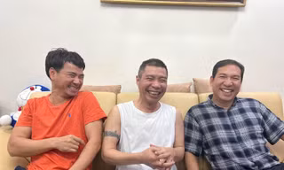 Nghệ sĩ Xuân Bắc và Quang Thắng tới thăm NSND Công Lý