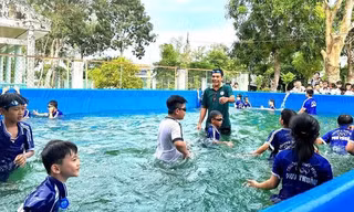 Quỹ phát triển tài năng Việt trao tặng hồ bơi thứ hai cho trẻ em nghèo 