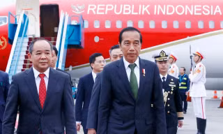Tổng thống Indonesia đến Hà Nội, bắt đầu thăm cấp Nhà nước tới Việt Nam