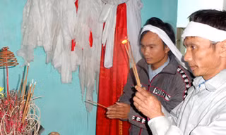 Đánh chết mẹ vì 600 nghìn mua quần áo