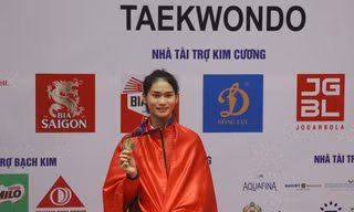 Vượt qua nỗi xa, nhớ con, Phạm Thị Thu Hiền giành HCV tại SEA Games 31 bộ môn Taewkondo. Ảnh: NVCC