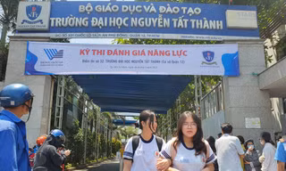 Thí sinh tham dự kỳ thi đánh giá năng lực tại TPHCM năm 2023. Ảnh: Nguyễn Dũng