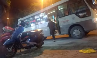 Văn phòng nhà xe Quỳnh Thanh tấp nập xe ra vào, trung chuyển khách