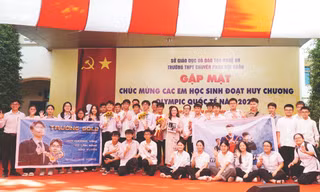 Học sinh Trường THPT chuyên Phan Bội Châu giành nhiều huy chương từ các cuộc thi Olympic quốc tế