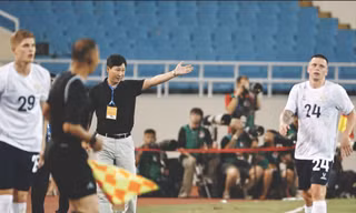 HLV Kim Sang-sik đối diện nhiều thử thách ở ASEAN Cup 2024. Ảnh: Anh Đoàn