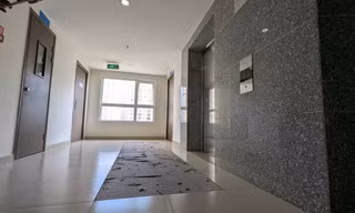 Một chung cư ở TPHCM bị bong gạch lát nền sau rung chấn trưa ngày 28/3