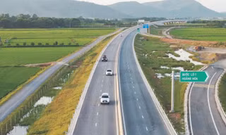 Chỉ trong gần nửa nhiệm kỳ vừa qua, Bộ GTVT đã đưa vào sử dụng đến hơn 560 km cao tốc, tạo thuận lợi đi lại giữa các vùng miền. Con số này bằng 1/2 số lượng của 20 năm phát triển trước đó. Ảnh: Trọng Đảng 