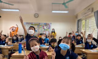 Năm học 2022-2023 Hà Nội vẫn khó có thể giảm áp lực trường, lớp. Ảnh: Quỳnh Anh