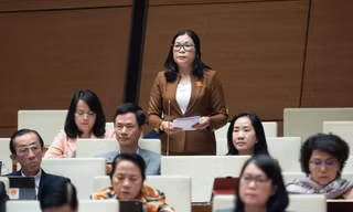 ÐBQH Bố Thị Xuân Linh (đoàn Bình Thuận), cho rằng ở đâu người đứng đầu có trách nhiệm cao, ở đó công tác phòng chống tham nhũng, tiêu cực thực hiện tốt hơn. Ảnh: Như Ý