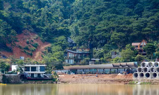 Các công trình dạng homestay vẫn tiếp tục được thi công trước sự bất lực của chính quyền huyện Sóc Sơn