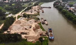 Khu vực bến bãi hoạt động trái phép trên sông Cầu địa phận Bắc Giang