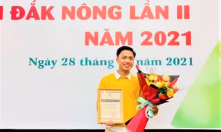 Huỳnh Văn Quí (lớp 12A2, Trường THPT Krông Nô, huyện Krông Nô, Đắk Nông) đoạt giải Nhất cuộc thi khởi nghiệp tỉnh Đắk Nông lần thứ 2