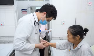 Đào tạo ngành Y dược: Bệnh viện quá tải sinh viên thực tập 
