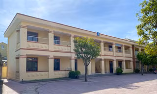 Trường Tiểu học Nguyễn Trãi (phường Quán Bàu, TP Vinh, tỉnh Nghệ An) còn thiếu 17 phòng học Ảnh: Ngọc Tú