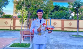 Lê Ngọc Hơn trong bộ quân phục mà anh mong ước