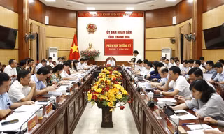 UBND tỉnh Thanh Hóa tổ chức phiên họp thường kỳ tháng 7/2024 nghe báo cáo tình hình kinh tế - xã hội; thảo luận, quyết định các giải pháp trọng tâm phát triển kinh tế - xã hội tháng 8/2024 và một số nội dung quan trọng khác