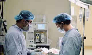 Bác sĩ Bệnh viện K phẫu thuật triệt căn cho bệnh nhân ung thư vú