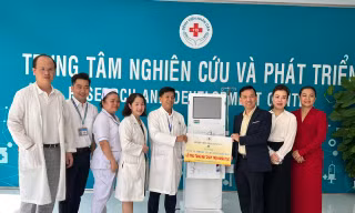 VWS tặng máy chạy thận nhân tạo cho Bệnh viện Nhân dân 115
