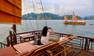 Chưa nghỉ lễ đã 'cháy' tour du thuyền vịnh Hạ Long 