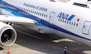 Máy bay Boeing 737 lại bị nứt cửa sổ buồng lái