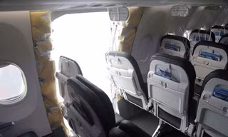 Hành khách đâm đơn kiện Boeing sau vụ máy bay bung cửa trên trời