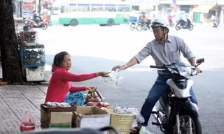 Vào khu 'chợ' giữa Sài Gòn khách hàng toàn đàn ông