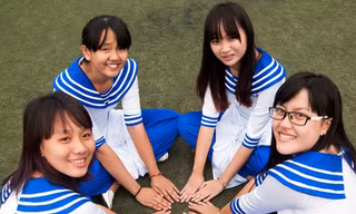 Đồng phục kiểu lính Hải quân của teen THPT Nhân Việt