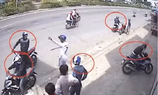 Năm thanh niên dàn cảnh trộm xe máy giữa ban ngày