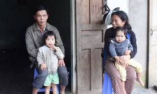 Cặp vợ chồng lập kỷ lục buồn "đông con nhất tỉnh" Lạc - Nam.