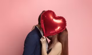 Nguồn gốc của Valentine Đỏ, Valentine Trắng và Valentine Đen