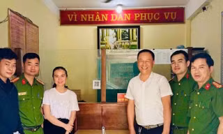 Quản lý nhà hàng trả gần nửa tỷ đồng cho người đánh rơi