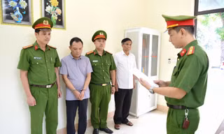 Khởi tố, bắt tạm giam giám đốc doanh nghiệp sản xuất mỹ phẩm giả 
