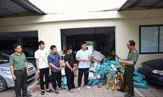 Triệt phá ổ nhóm chế tạo rồi rao bán vũ khí trên mạng