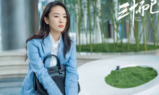 Loạt túi của Cố Giai (30 Chưa Phải Là Hết): Có Hermès, Dior và có luôn cả Charles & Keith