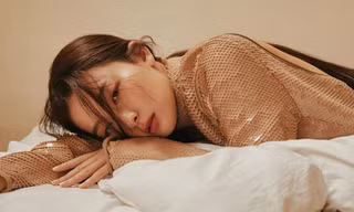 Seulgi Red Velvet gây tranh cãi vì mặc đồ ngủ trị giá 87 triệu trong loạt hình thời trang
