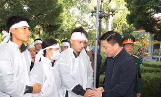 Xúc động lễ viếng 2 liệt sỹ hy sinh khi giúp dân khắc phục hậu quả lũ lụt