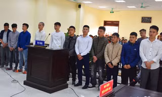 232 tháng tù cho 11 bị cáo trong vụ hỗn chiến tại khu vực biển Hải Tiến
