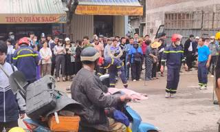 Va chạm với xe ô tô, 2 học sinh thương vong
