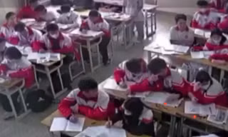 Xuất hiện clip thầy giáo tát vào đầu nhiều học sinh ở Thanh Hóa
