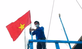Thanh Hóa rà soát việc treo cờ Tổ quốc không đảm bảo tính tôn nghiêm