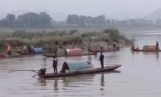 Hai vợ chồng đi đánh cá bị đuối nước thương tâm