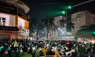 Nữ sinh bị đánh đập tại cửa hàng thời trang: Chủ cửa hàng và nhiều người bị điều tra 