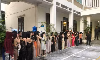Hàng chục cảnh sát đột kích quán Karaoke - Massage G7 lúc rạng sáng 