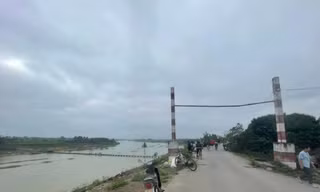 Nam sinh lớp 6 nhảy xuống sông cứu bạn, cả 2 người bị nước cuốn mất tích