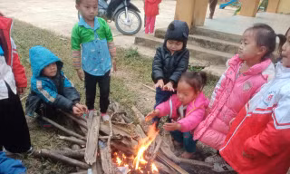 Sương mù, giá rét bao trùm Mường Lát